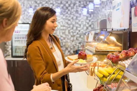 Holiday Inn Express Kota Kinabalu City Centre Отели в г. Котакинабалу