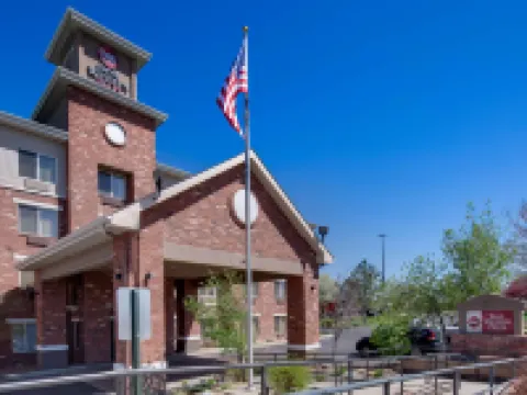 ベスト ウエスタン プラス ゲートウェイ イン & スイーツ オーロラのホテル