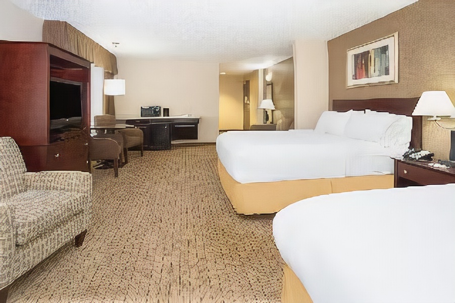 Hampton Inn & Suites Minot