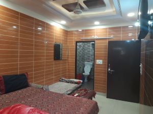 Luxury Private Flat in Lajpat Nagar with Attached Kitchen Kitchen 92,121,74700