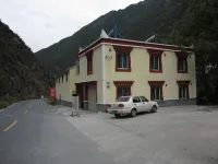 Sinanda Farm House