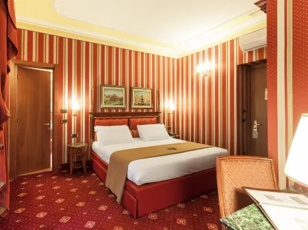 Hotel Manfredi Suite In Rome Отели рядом с достопримечательностью «Гробница Цецилии Метеллы»