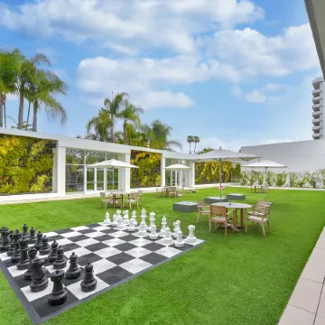 The Beverly Hilton Отели рядом с достопримечательностью «Golden Triangle»