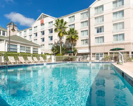 代託納比奇機場希爾頓花園旅館 代託納海灘酒店