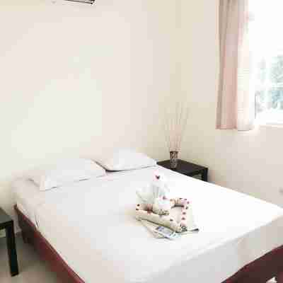 Costambar Seaside Apartment with Pool Rooms