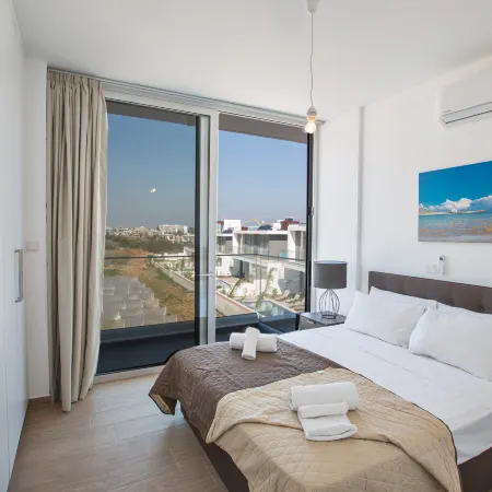 Villa Prol17, Exquisite 5Bdr Villa with Pool, Close to Fig Tree Bay Beach