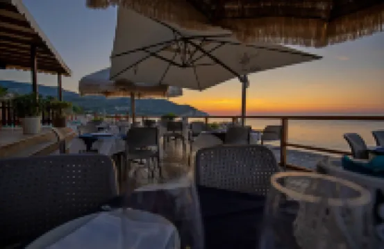 "melograno" Holiday Home with Swimming Pool and Private Beach