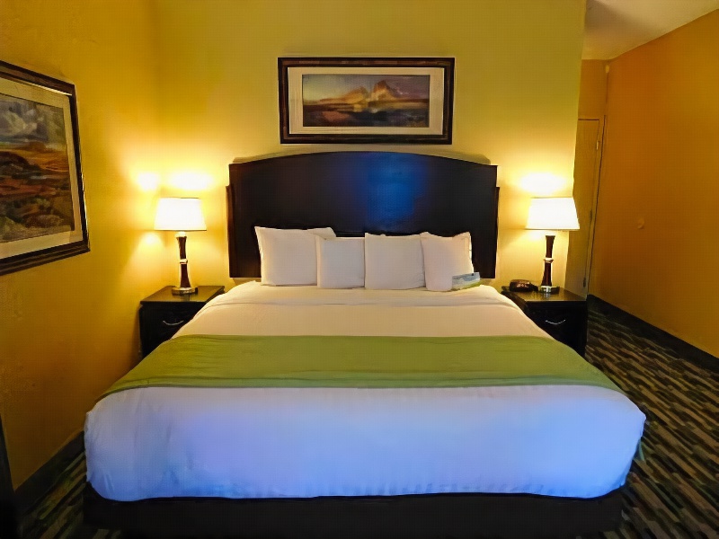 Days Hotel by Wyndham Mesa Near Phoenix