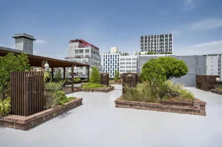 Central Plaza Hotel