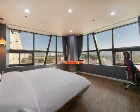 ชางวอน ซังนัม-ดง โฮเทล เดอะ เวย์ โรงแรมในชางวอน