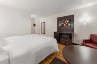 Red Roof Plus+ Columbus - Worthington Hotels near Fear Columbus Haunted House