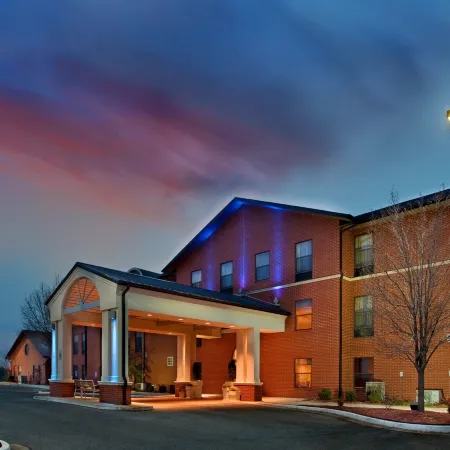 Holiday Inn Express & Suites BATESVILLE by IHG