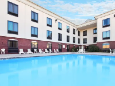 Holiday Inn Express & Suites Pine Bluff by IHG Hotels in Pine Bluff
