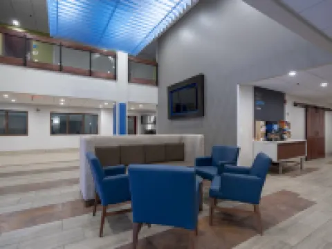 Holiday Inn Express & Suites COON RAPIDS-BLAINE AREA by IHG Hotels in Coon Rapids