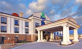 Holiday Inn Express & Suites Covington