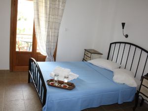 Amorani Studios is a Few Steps from The Bus Stop, 200m from The Square of Quain