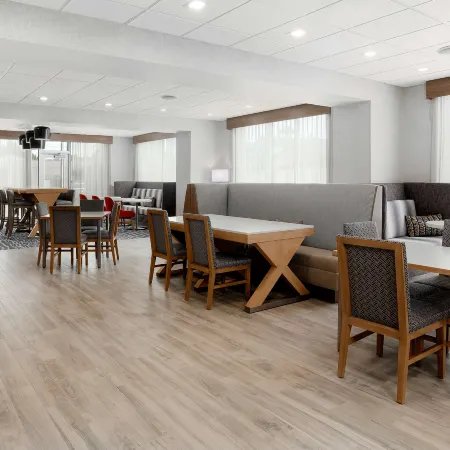 Hampton Inn by Hilton Bellingham Airport