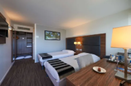 Kyriad Bordeaux - MÉRIGNAC AÉROPORT Hotels in Merignac