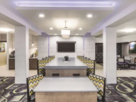 La Quinta Inn & Suites by Wyndham Milledgeville Hotels in Baldwin County