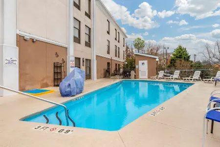 Comfort Inn & Suites Asheboro East Отели в г. Грант