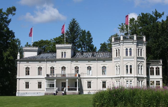 Kartanohotelli Karhulan Hovi