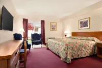Travelodge by Wyndham Port Elgin Hotels in Port Elgin