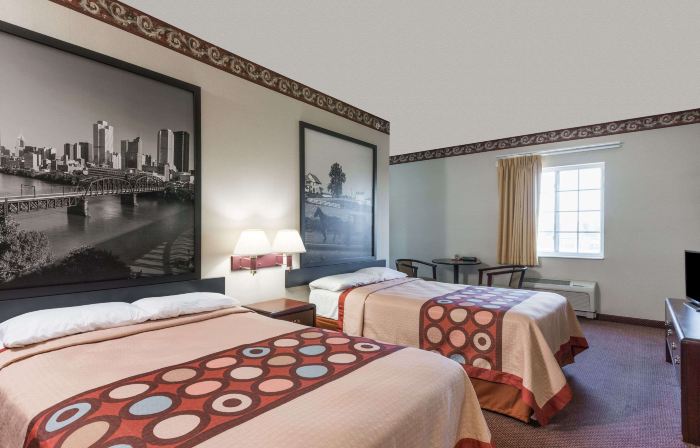 Super 8 by Wyndham Harrisburg Hershey North