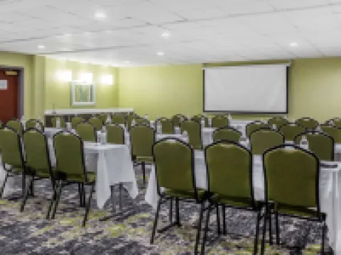 Quality Suites Pineville - Charlotte Hotels in Pineville