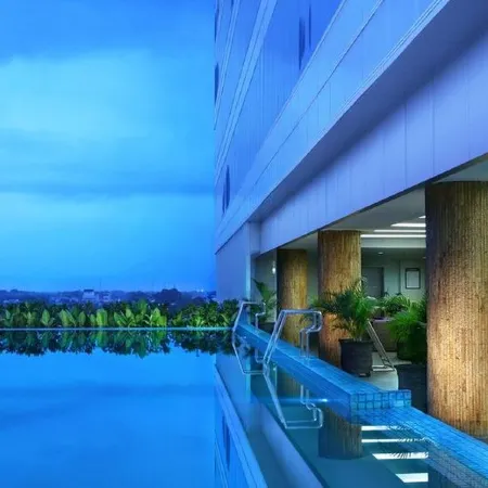 Aston Madiun Hotel & Conference Center Отели в г. Мадиун