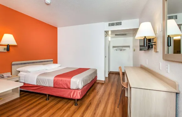 瓦卡維爾6號汽車旅館