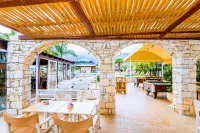 Yiannis Manos Hotel Resort