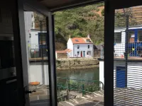 Old Joiners Shop Hotels in Staithes