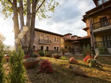 Hotel & Spa María Manuela Отели в г. Escobal