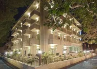 Hotel Muccioli Hotels near Calypso Beach