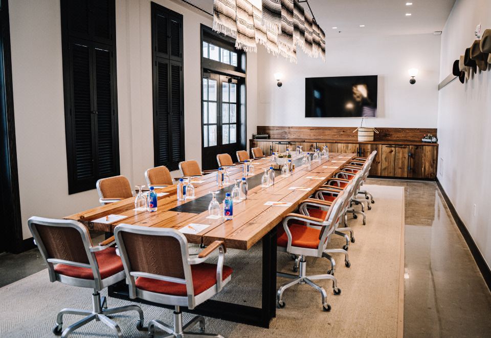 Texican Court by Valencia Hotel Group Over view