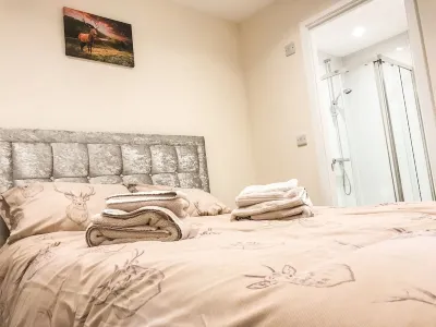Deers Leap A Modern New Personal Holiday Let Hotel dekat Gavellers Cafe