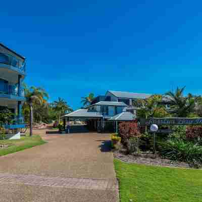 Rosslyn Bay Resort Hotel Exterior