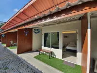 Napa Hostel Samrong Station Hôtels à : 
