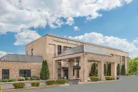 Howard Johnson by Wyndham Amherst Hadley Hotels near Trader Joe's