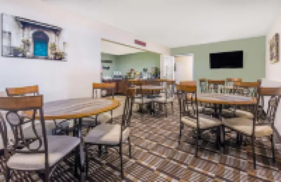 แทรเวิลลอดจ์ บายวินด์แฮม เลิฟแลนด์/ย่านฟอร์ตคอลลินส์