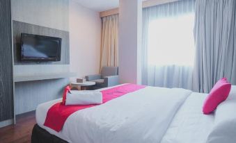 RedDoorz Plus Near Pantai Coastarina 2