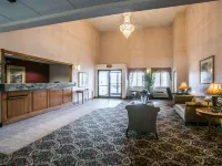 Quality Inn & Suites Woodstock Near Lake Geneva Hotels in McHenry County