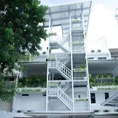 Tukteaw Hostel Отели рядом с достопримечательностью «Рынок Тонтхан»
