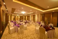 Emerald Clarks Inn Suites