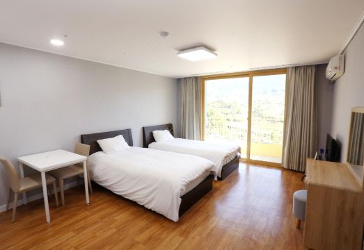 지리산가족호텔 주변 경관