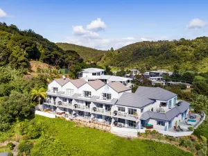 Blue Pacific Apartments