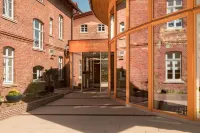 Hotel Brunnenhaus Schloss Landau Hotels in der Nähe von MX Park Haueda