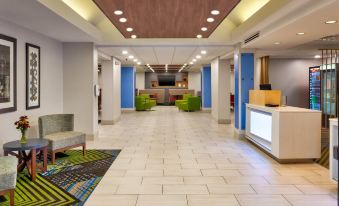 Holiday Inn Express & Suites Chesapeake