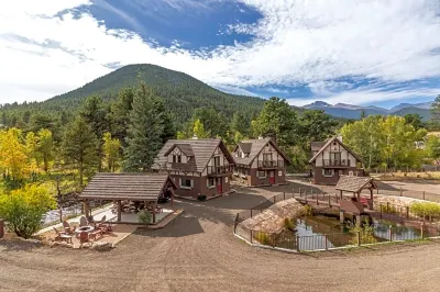 The Landing at Estes Park Hotels near Stitchin＇ Den