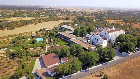 Convento do Espinheiro, Historic Hotel & Spa